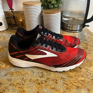 Brooks Asteria size 11.5